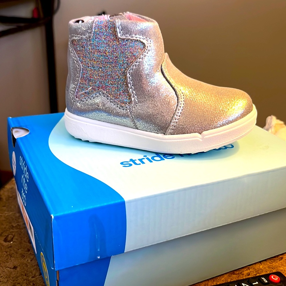 Stride rite 360 Nina boot, size 6